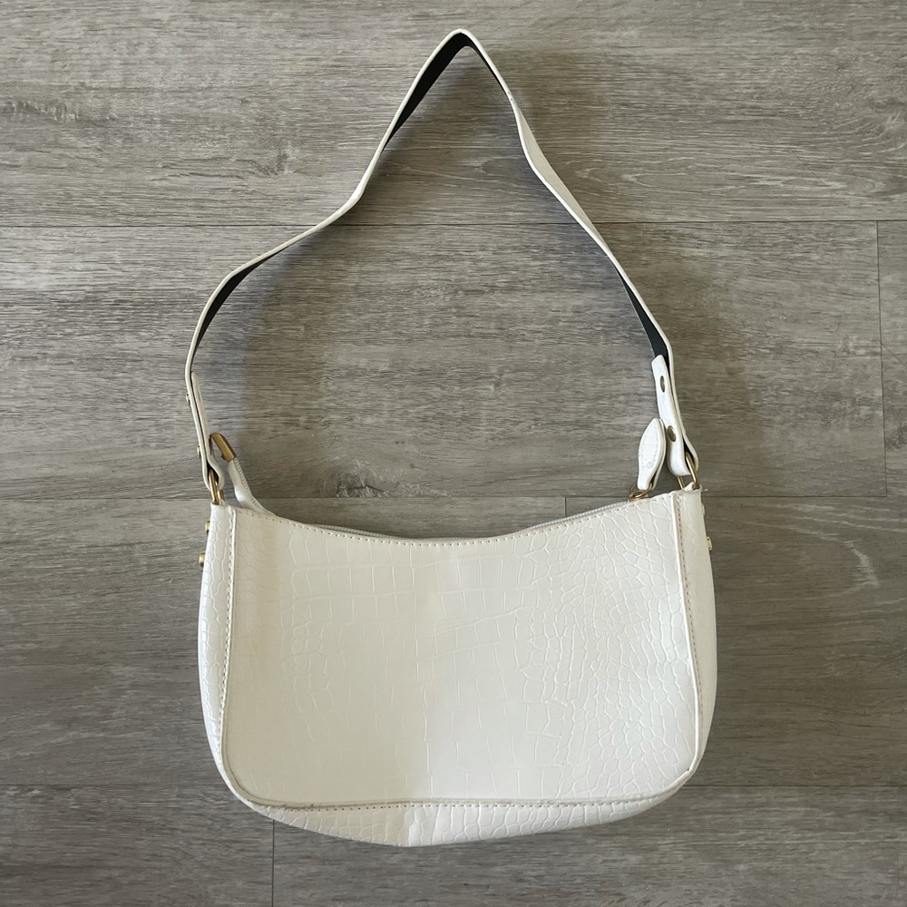White shoulder bag